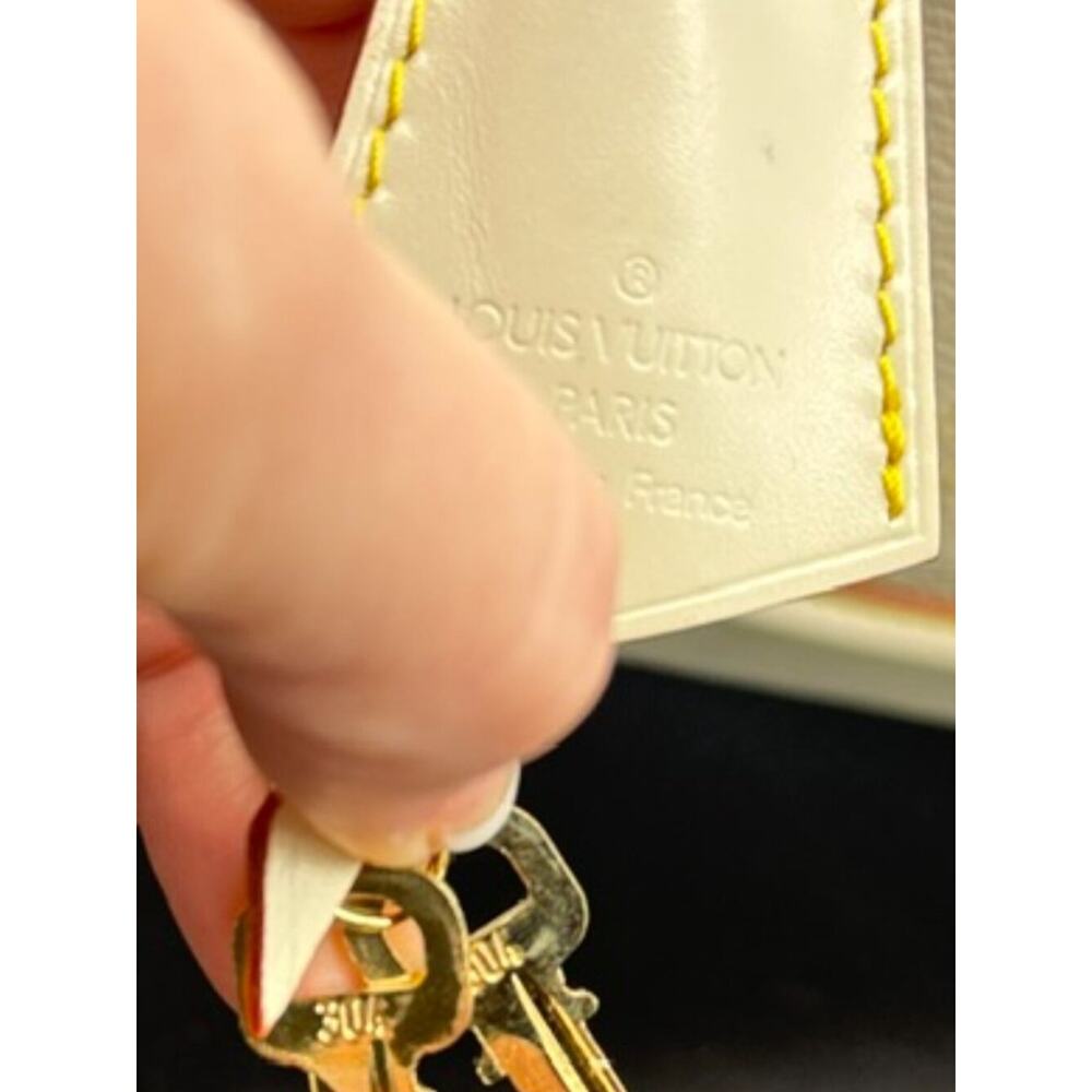 Louis Vuitton | Lockit PM | Suhali Leather | Blanc | VINTAGE - Quiet Luxury - Picture 16 of 16